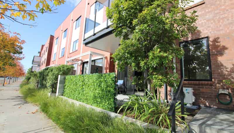 2/17 Uku Lane, Hobsonville