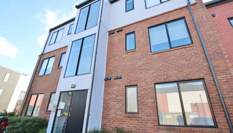 2/17 Uku Lane, Hobsonville