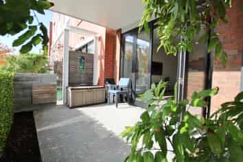 2/17 Uku Lane, Hobsonville