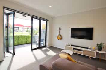 2/17 Uku Lane, Hobsonville