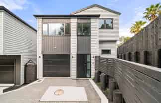 Lot 4/9 Malibu Grove, Bayview