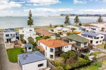 31C The Esplanade, Westshore