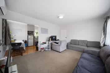 8 Haddon Street, Mangere East