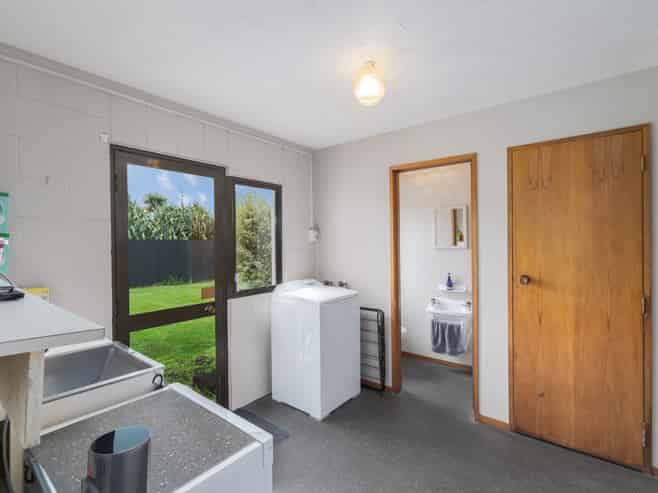 8 Langham Place, Redwood