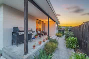 8 Langham Place, Redwood