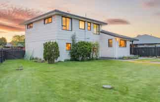 8 Langham Place, Redwood