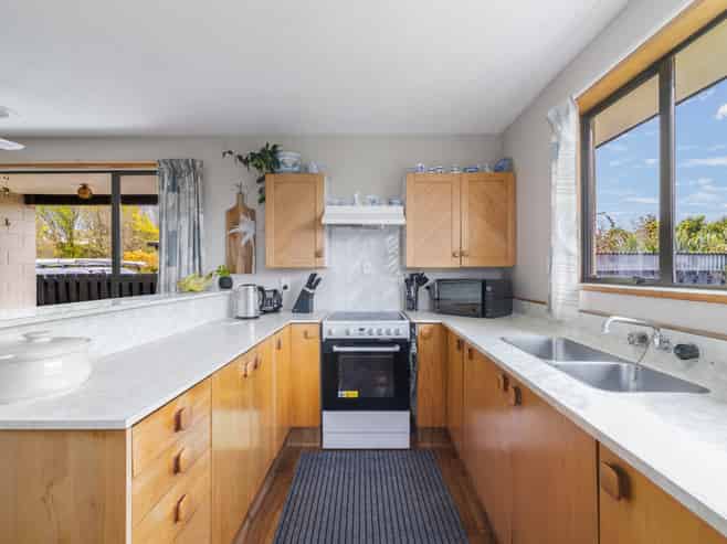 8 Langham Place, Redwood