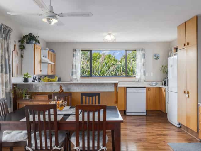 8 Langham Place, Redwood