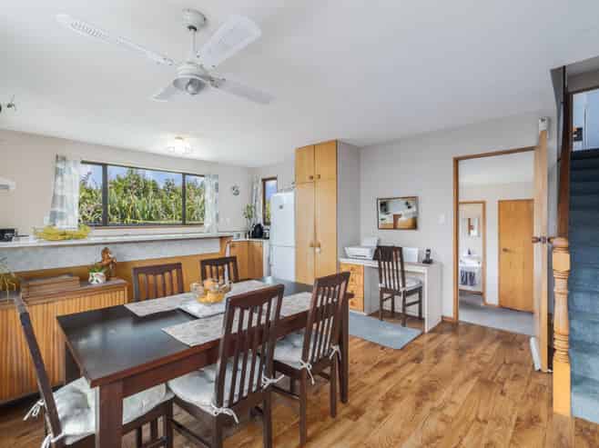 8 Langham Place, Redwood