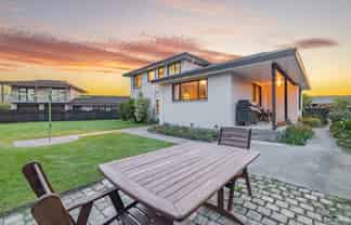 8 Langham Place, Redwood