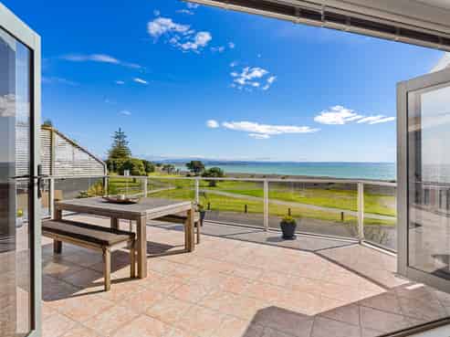 2 North Terrace, Westshore