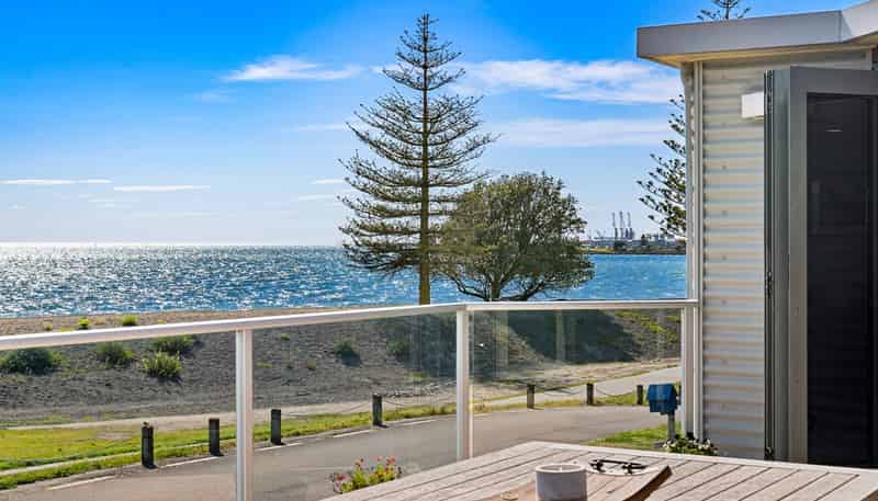 2 North Terrace, Westshore