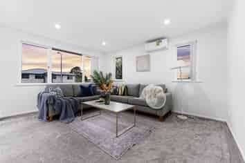 12 Ozich Avenue, Te Atatu South
