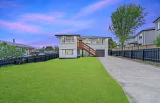 12 Ozich Avenue, Te Atatu South