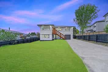 12 Ozich Avenue, Te Atatu South