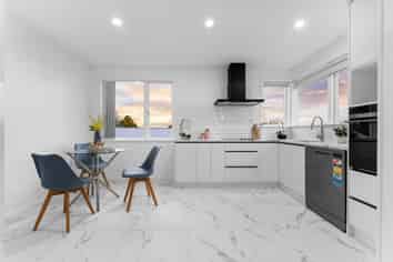 12 Ozich Avenue, Te Atatu South