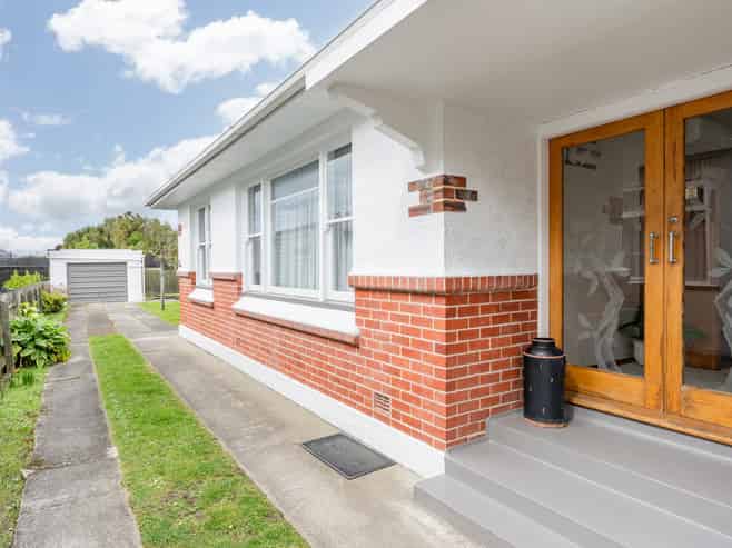 57 Hargest Crescent, Saint Kilda