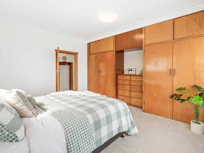 57 Hargest Crescent, Saint Kilda