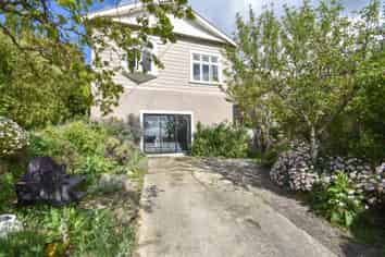 22 Motu Street, Saint Clair