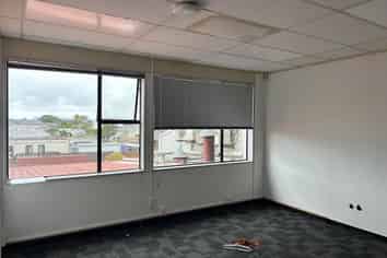 Large bright office - central location
