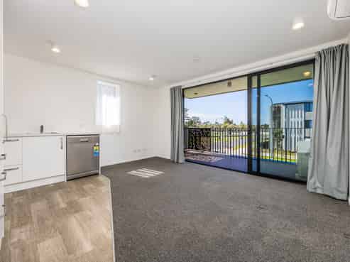 7/4 Ara Kataraina, Mangere