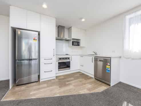 7/4 Ara Kataraina, Mangere