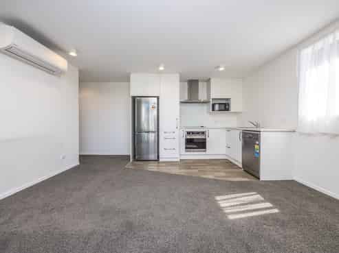 7/4 Ara Kataraina, Mangere