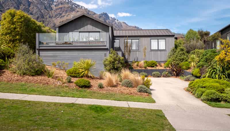 11 McKellar Drive, Jacks Point