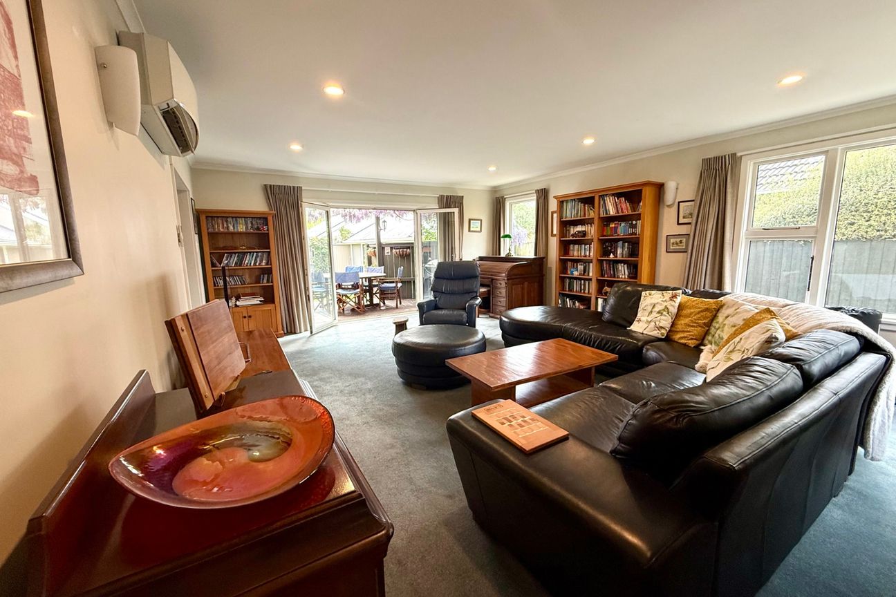 FULLY FURNISHED LARGE FAMILY HOME IN EXCELLENT LOCATION! - Ansicht 4