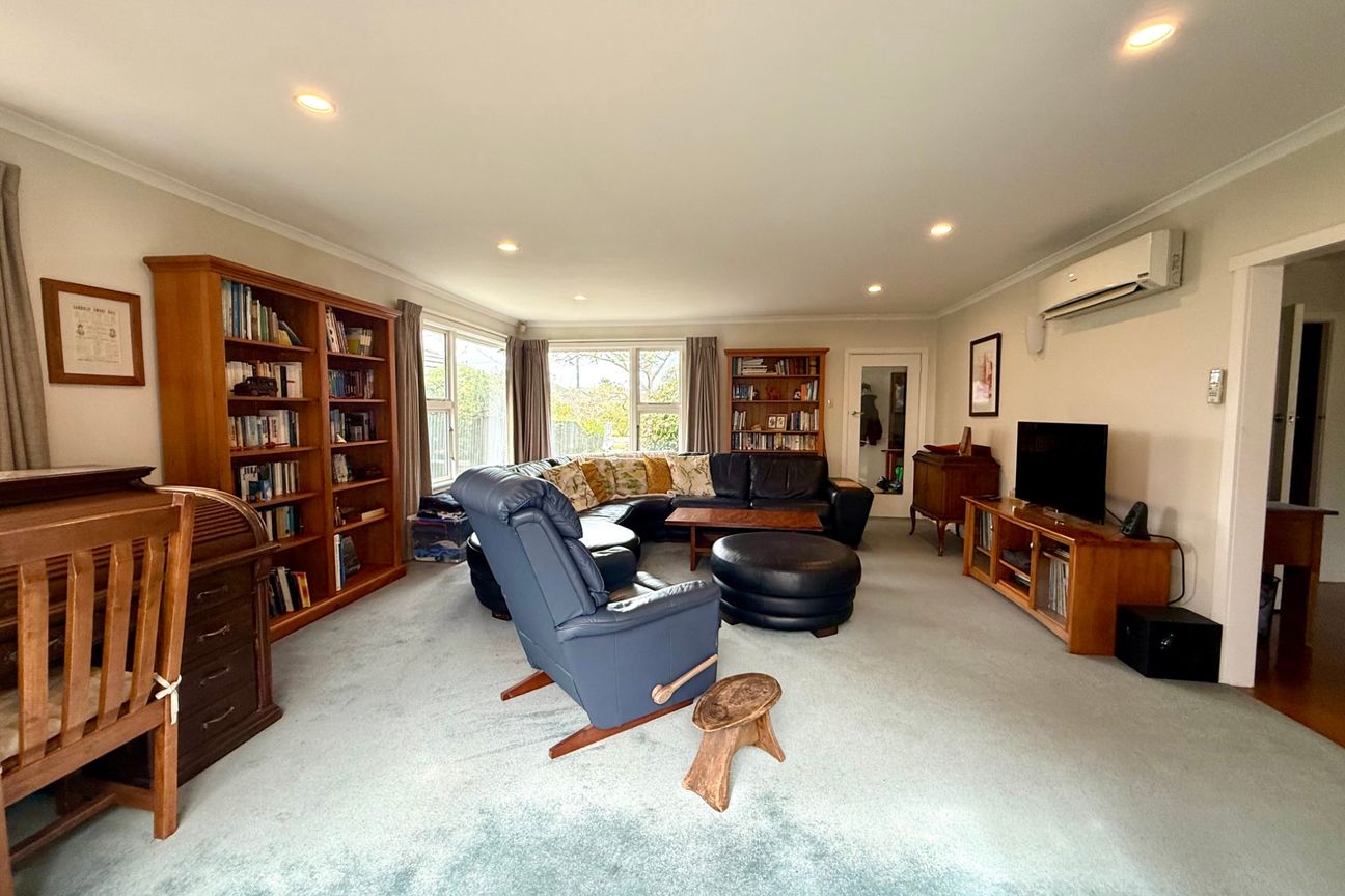 FULLY FURNISHED LARGE FAMILY HOME IN EXCELLENT LOCATION! - Ansicht 3