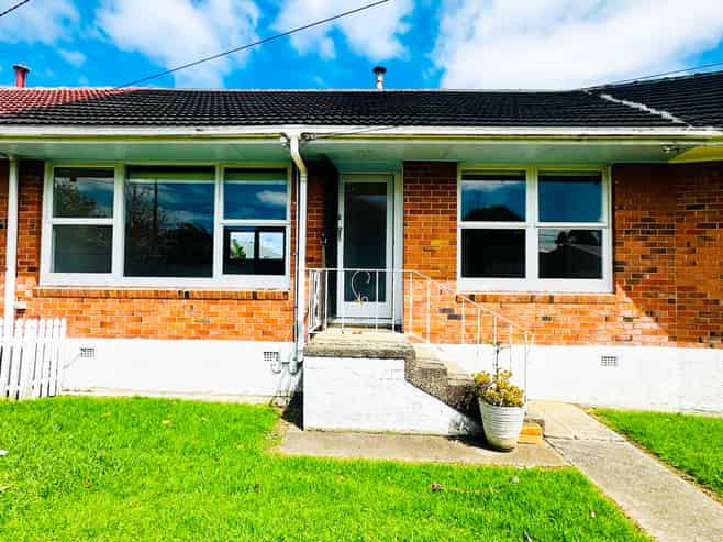 3/12 Wright Road, Point Chevalier