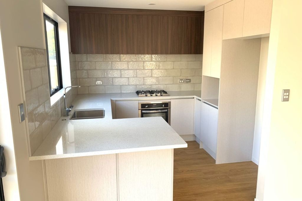 3 Bedroom Modern Town house - Mehr