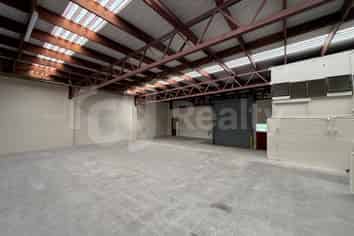 Cheap Warehouse in the Area | Newly Renovated