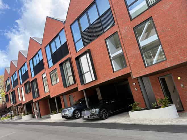 6/3 Madeira Lane, Grafton