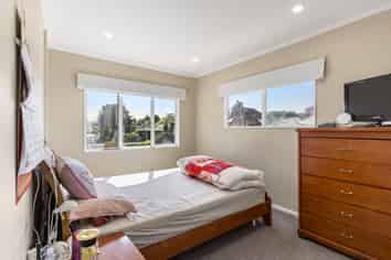 64A King George Avenue, Epsom