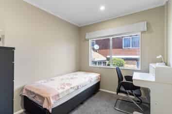 64A King George Avenue, Epsom