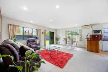 1A Roberts Road, Te Atatu South