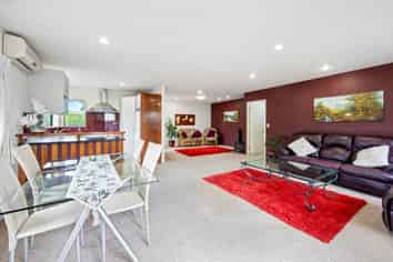 1A Roberts Road, Te Atatu South