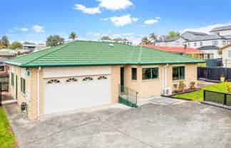 1A Roberts Road, Te Atatu South