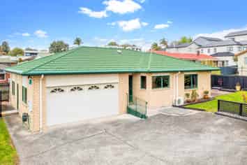 1A Roberts Road, Te Atatu South