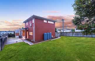 2/2 Tye Road, Hillcrest
