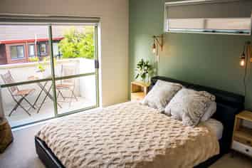 87A Unsworth Drive, Unsworth Heights