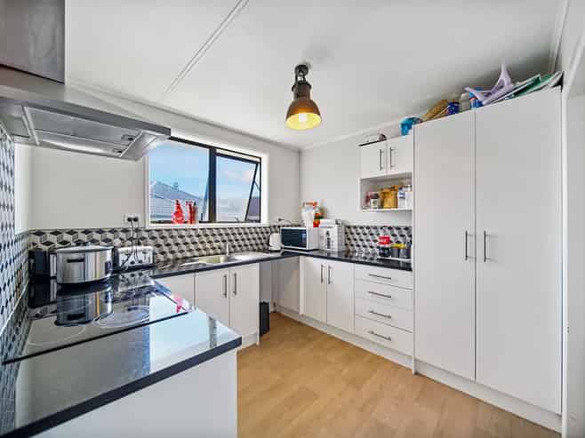 10 Daniel Avenue, Mangere East