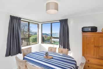 22 Preston Crescent, Belleknowes