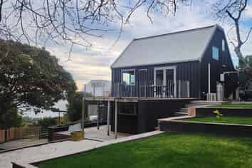 2/146 Soleares Avenue, Mount Pleasant