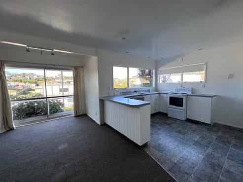 399 Welcome Bay Road, Welcome Bay