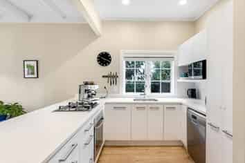 8 Oregon Avenue, Avondale