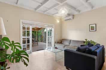 8 Oregon Avenue, Avondale