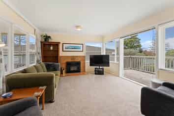 32 Holland Road, Hillcrest