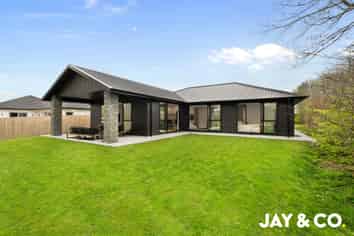 6 Munro Oak Lane, Clevedon